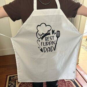 Best Flippin' Dad Apron- great for dad to wear when barbecuing for the family-